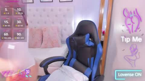Snapshot of antonella_moon7 chatting on August 4, 5:48 pm Antonella Moon 7 online show from August 4, 5:48 pm