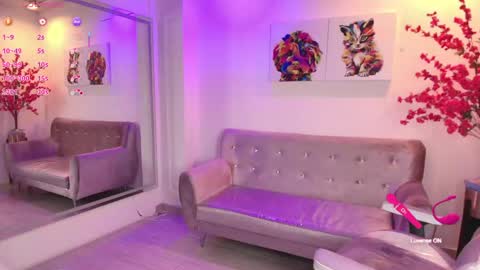 Snapshot of antonella_wiild chatting on May 19, 3:57 am Antonella online show from May 19, 3:57 am