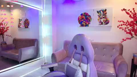Snapshot of antonella_wiild chatting on June 13, 3:48 am Antonella online show from June 13, 3:48 am