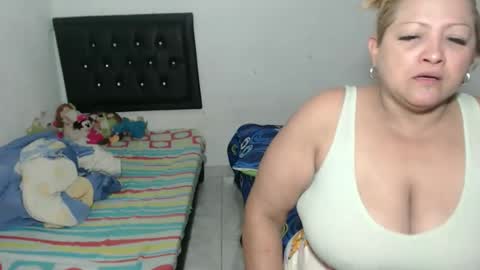 antonella_y_tayrone online show from April 26, 7:06 am