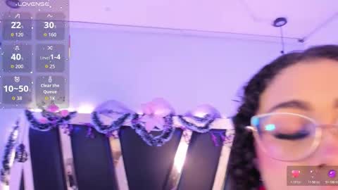 A N T O N E L L E  online show from December 19, 11:28 am