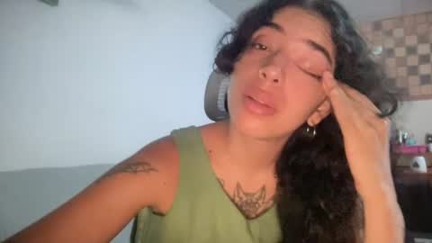 Snapshot of antoniabloom chatting on August 3, 4:22 am Antonia online show from August 3, 4:22 am