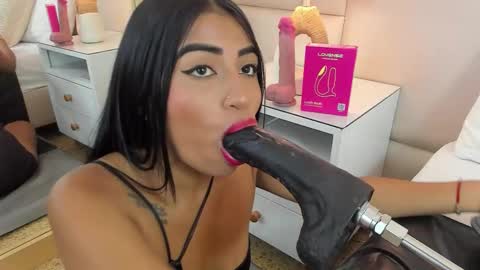 Antonia online show from March 13, 2:34 pm