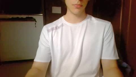 Snapshot of antonio_ricci chatting on February 20, 12:30 am antonio_ricci online show from February 20, 12:30 am