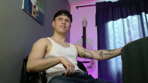 Snapshot of antonnello_ chatting on May 12, 7:44 pm antonnello_ online show from May 12, 7:44 pm