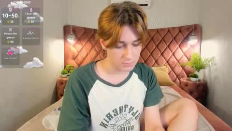 Snapshot of antonylewis chatting on November 17, 12:55 pm YummyTony online show from November 17, 12:55 pm
