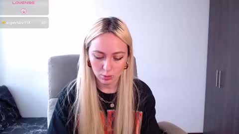 Snapshot of anttoniia chatting on December 16, 7:00 pm Antonia online show from December 16, 7:00 pm