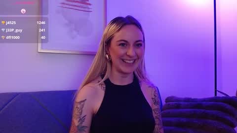 Snapshot of anttoniia chatting on February 18, 2:38 am Antonia online show from February 18, 2:38 am