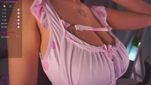 Snapshot of anuricbriny chatting on November 9, 8:29 pm Sunday - start 0400 PM GMT -4 online show from November 9, 8:29 pm