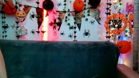 Snapshot of anuska30 chatting on October 30, 6:59 am Anne online show from October 30, 6:59 am