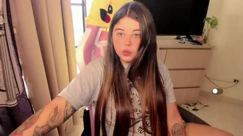   Independent model  online show from April 28, 9:09 pm