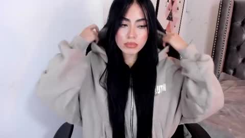 anya_belth online show from July 30, 7:57 pm