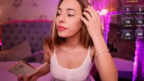 anya_sky_ online show from May 23, 5:01 am