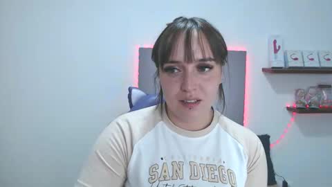 Snapshot of anyela_bubble19 chatting on May 6, 12:19 am Anyela online show from May 6, 12:19 am