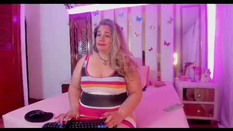 Anyela  online show from June 14, 3:19 am
