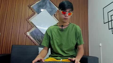 anyelo_sexyhot online show from February 9, 11:47 am