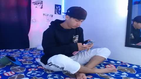 Snapshot of anyelo_sexyhot chatting on April 1, 7:20 am anyelo_sexyhot online show from April 1, 7:20 am