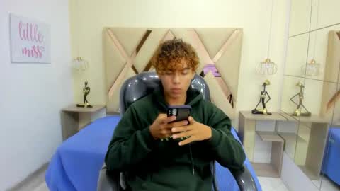 anyelotwink online show from February 24, 8:51 pm