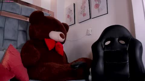Anyi online show from August 1, 2:27 pm
