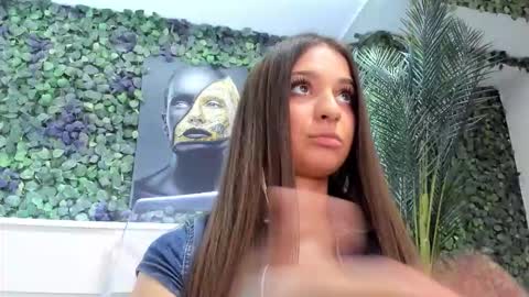 Snapshot of anyssia_ chatting on September 10, 7:36 pm Anyssia  online show from September 10, 7:36 pm