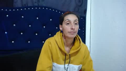 anyu online show from December 24, 12:00 pm