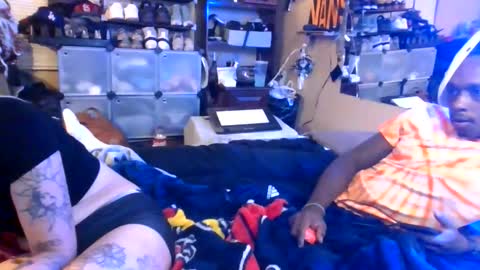 aob And master online show from December 4, 5:28 am