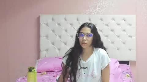 Snapshot of aome_rainbow2 chatting on February 20, 6:17 am Aome Rainbow online show from February 20, 6:17 am