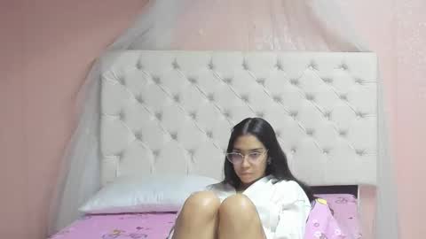 Snapshot of aome_rainbow2 chatting on November 15, 7:05 am Aome Rainbow online show from November 15, 7:05 am