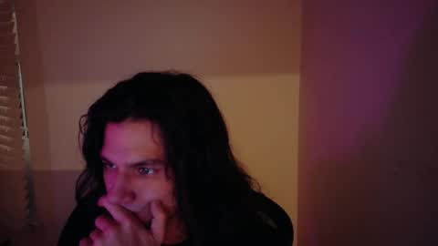 Snapshot of apachewithawebcam chatting on November 3, 5:52 am ApacheWithWebcam online show from November 3, 5:52 am