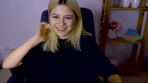 Snapshot of apheliastar chatting on November 8, 4:07 pm ApheliaStar online show from November 8, 4:07 pm