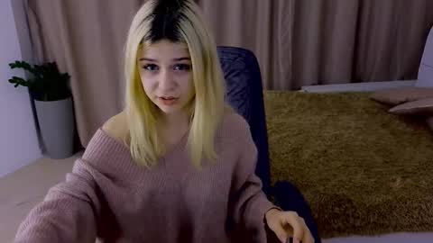 Snapshot of apheliastar chatting on December 3, 4:05 pm ApheliaStar online show from December 3, 4:05 pm