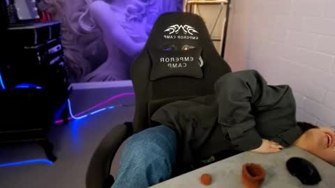 Snapshot of aphexqueen chatting on February 27, 12:13 pm APHEX QUEEN online show from February 27, 12:13 pm