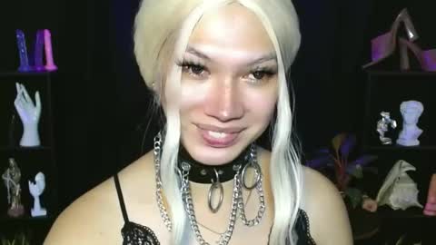 Snapshot of aphr0dite_x chatting on February 6, 9:43 am Roman Goddess online show from February 6, 9:43 am