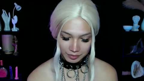 Snapshot of aphr0dite_x chatting on February 24, 3:12 am Roman Goddess online show from February 24, 3:12 am