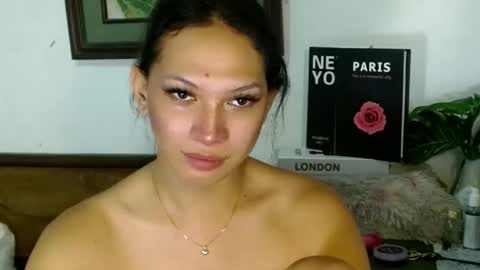 Snapshot of aphr0dite_x chatting on November 23, 3:01 pm Roman Goddess online show from November 23, 3:01 pm