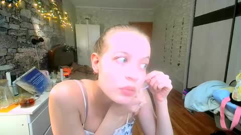 Aphrodite online show from April 29, 1:48 pm