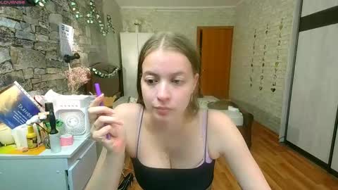 Snapshot of aphrodite_wow_ chatting on May 17, 3:41 pm Aphrodite online show from May 17, 3:41 pm