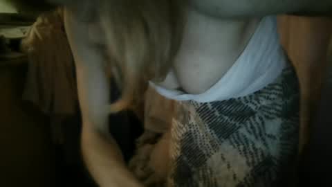 Snapshot of aphrodity_rox chatting on June 21, 9:17 pm Aphrodity Rox online show from June 21, 9:17 pm