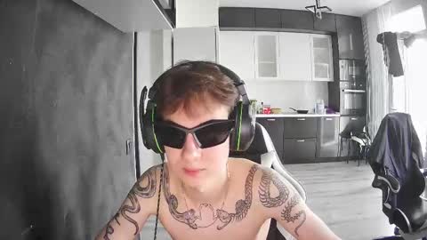 Snapshot of aplant_ chatting on September 13, 1:55 pm aplant_ online show from September 13, 1:55 pm