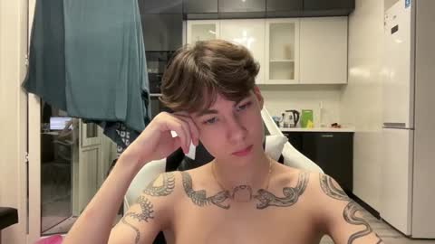 Snapshot of aplant_ chatting on November 3, 12:35 am aplant_ online show from November 3, 12:35 am