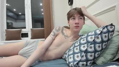 Snapshot of aplant_ chatting on December 14, 11:53 pm aplant_ online show from December 14, 11:53 pm