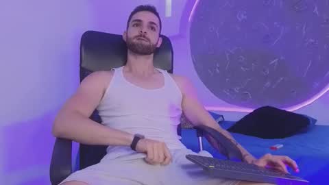 Apolo Lux  online show from March 4, 9:54 pm