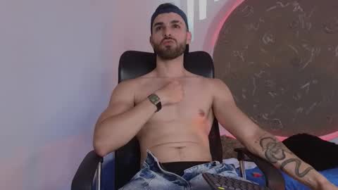 Apolo Lux  online show from March 16, 8:02 pm