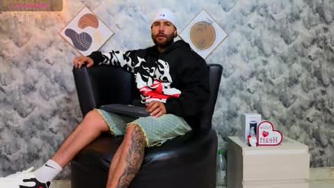 Apolo online show from March 6, 9:55 pm