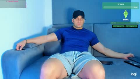 Snapshot of apolo_strange chatting on November 13, 7:29 am apolo_strange online show from November 13, 7:29 am