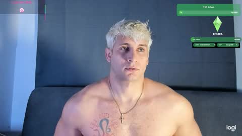 Snapshot of apolo_strange chatting on November 25, 9:42 am apolo_strange online show from November 25, 9:42 am