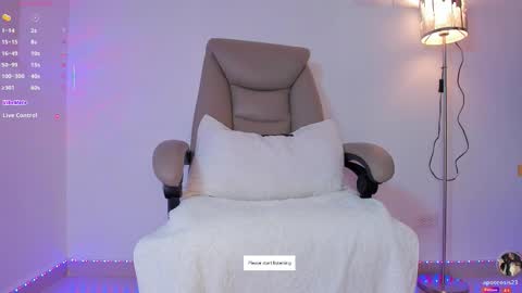 Snapshot of apoteosis_ chatting on September 19, 11:33 am Apo online show from September 19, 11:33 am