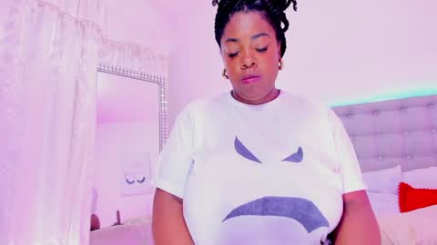 Snapshot of apotheosicass chatting on February 2, 9:02 pm KARLA online show from February 2, 9:02 pm