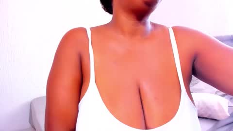 Snapshot of apotheosicass chatting on March 22, 10:35 pm KARLA online show from March 22, 10:35 pm