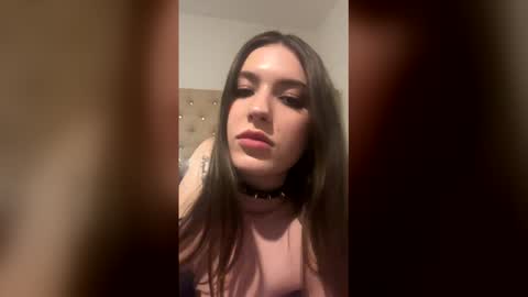 apple_kittii online show from May 3, 9:54 pm
